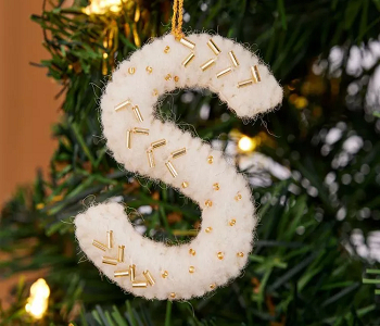 Monogram ornaments Sumptuous Christmas Tree Ornaments To Pop Up Your Home