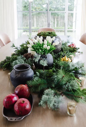 Tablescape before christmas Simple Applicable Decorating Ideas To Have a Christmassy Look
