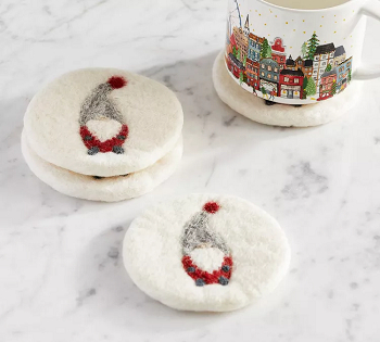 Wool felt coaster Uncommon Holiday Decoration Ideas To Make Your Home Look Adorable