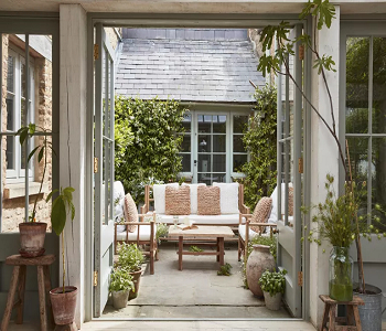 Boutique-hotel furniture in backyard Inspiring Garden And Backyard Key Trends For 2023 To Have Enjoyable Outdoor Space