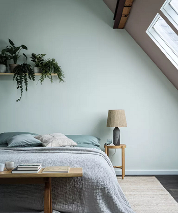 Decor with light color palette Bedroom Decorating Ideas With A King Size Bed In A Small Room
