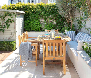 Light shade of paving in a small space Visually Interesting Paving Ideas For Small Gardens In Compact Yards
