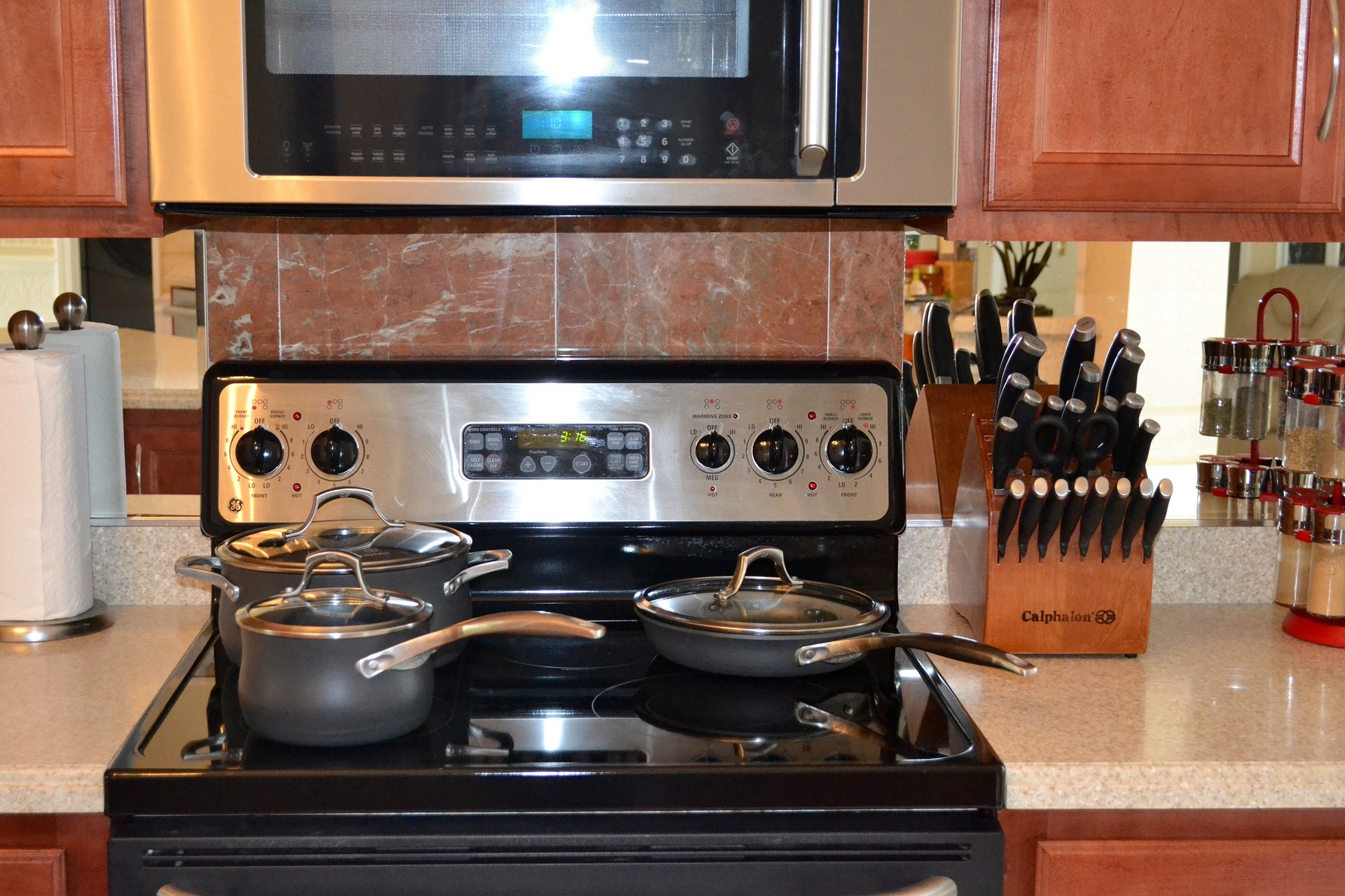 Kitchen-gdf8a53a93_1920