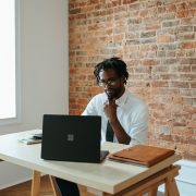 Microsoft-365-tliwhldejwa-unsplash