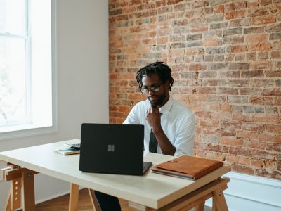 Microsoft-365-tliwhldejwa-unsplash