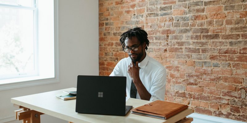 Microsoft-365-tliwhldejwa-unsplash