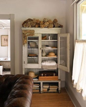 A Transformation Of Old Cottage Into The Most Gorgeous Guest House By Greg And Liz Dutton