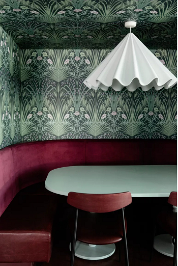 Deeper tones for a sophisticated setting The Combination Of Red And Green As Christmas And After Christmas Color Scheme