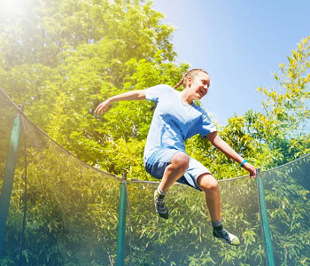 Enclosure the net worn or torn Signs As A Warning To Replace Your Trampoline In Your Backyard