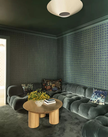 Go low with furniture and go high with wall decor Chic Vertical Decorating Technique To Make Small Rooms For Forever Stylish Home