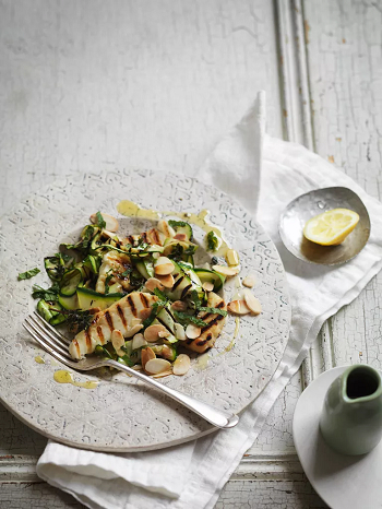Linen napkins 7 Things Kitchen Should Have To Make Every Day Feel Special