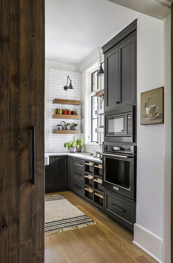 Shaker doors on the large side for storage Shaker Kitchen Ideas To Show Classic Design Work Brilliantly In A Modern Way