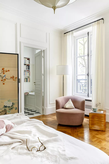 Sweet chair Essential Additions You Can Not Forget For 5 Star Guest Room Look