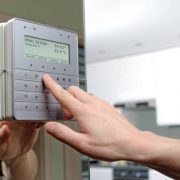 Switching on the alarm system