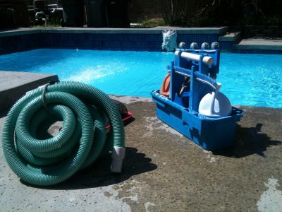 Pool-cleaning-330399_960_720