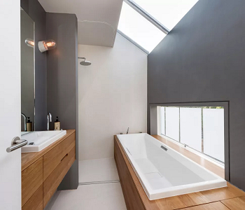 Bath in front of the window Bathroom Window Ideas To Have Natural Bright Space And Balance Look