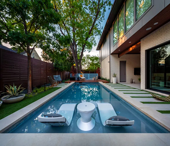 Minimalist with pool design Beautifully-designed minimalist backyards For A Peaceful Outdoor Look