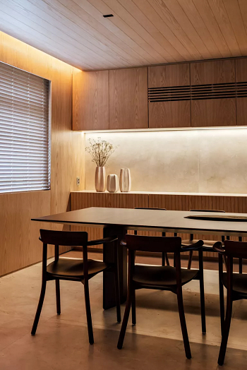 Recessed light to define the space Exhilarating Ways To Have Forever Good Look Kitchen With A Low-Maintenance