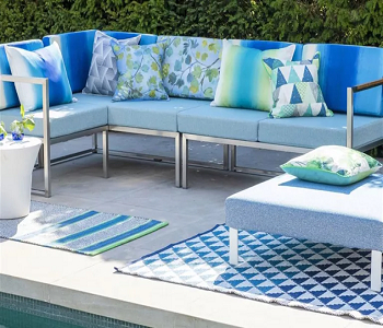 Synthetic rugs to leave it outside all year round Tips To Follow When Buying And Caring An Outdoor Rug With Best Result