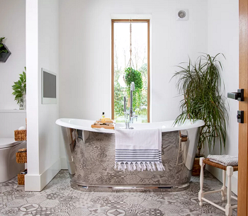 Vertical fixed glazing Bathroom Window Ideas To Have Natural Bright Space And Balance Look