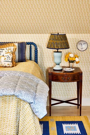 A single plate standout Surprising Return Home Decoration With Plates For Uplifting Look