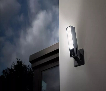 Do not rely on battery-powered string lights Brilliant Uses For Outdoor Smart Plugs To Make Your Backyard Smarter