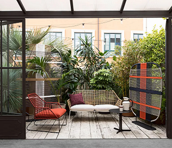 Freestanding privacy screens How To Create A Private Outdoor Space In Stylish And Functional Ways