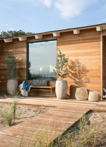 Go for accents of natural material Ways To Make A Backyard Look More Expensive Without Having To Flash The Cash