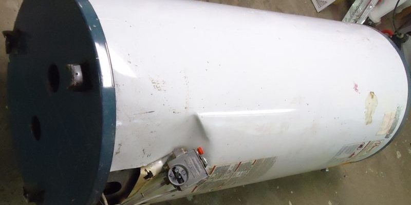 800px-handyman_project_to_disassemble_hot_water_heater_4