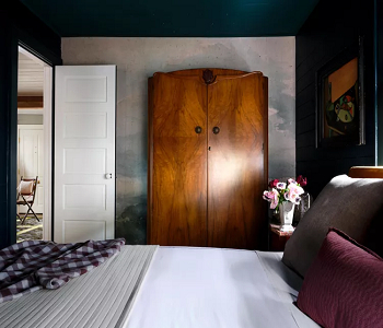 Dark green and dark teal Wanted Two Color Combination Ideas For Double Impact Bedroom Wall