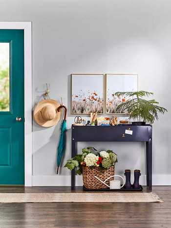 Planter box entryway storage Interesting Decorating Ways To Fake An Entryway In A Tight Space