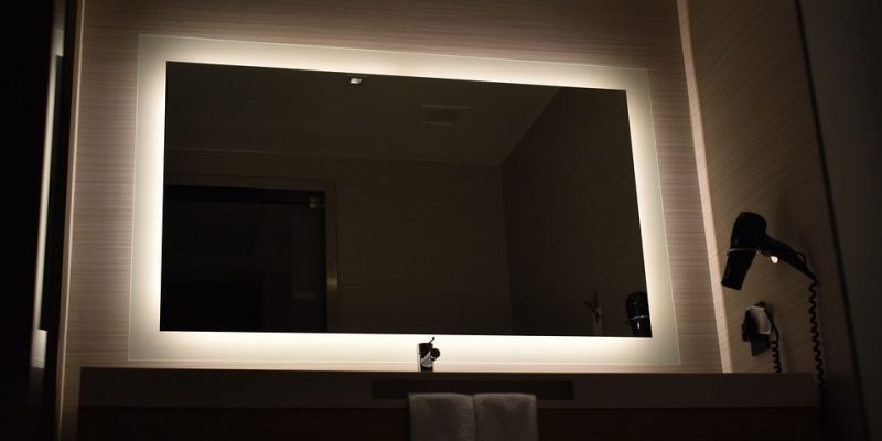 Mirror-6078050_960_720