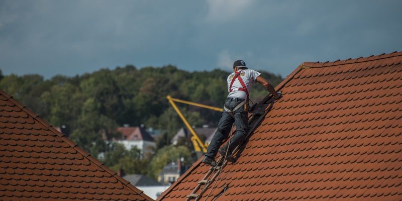 Roofers-2891664_1280