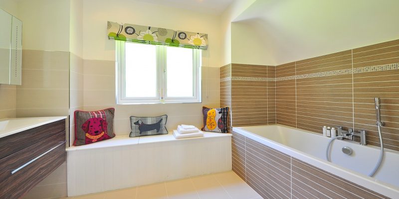 Bathroom-1336162_1280