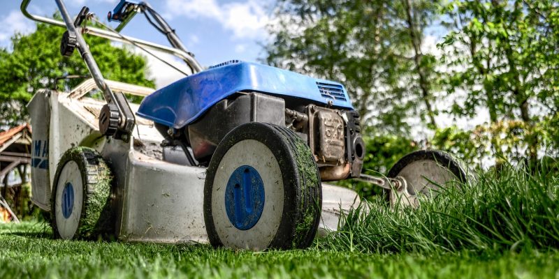 Lawn-mower-384589_1280