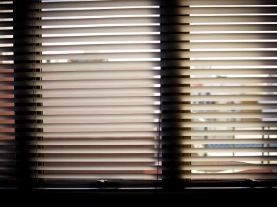 Window-blinds-932644_1280