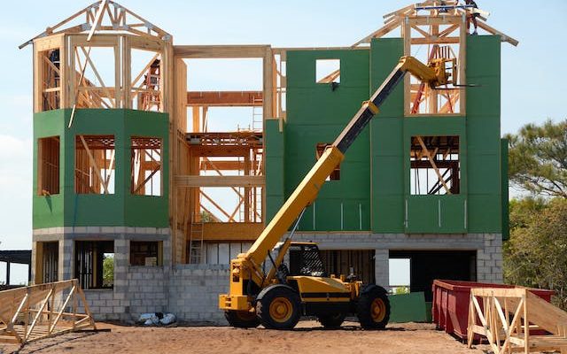 Building your dream home avoid overspending with these 5 tips (1)