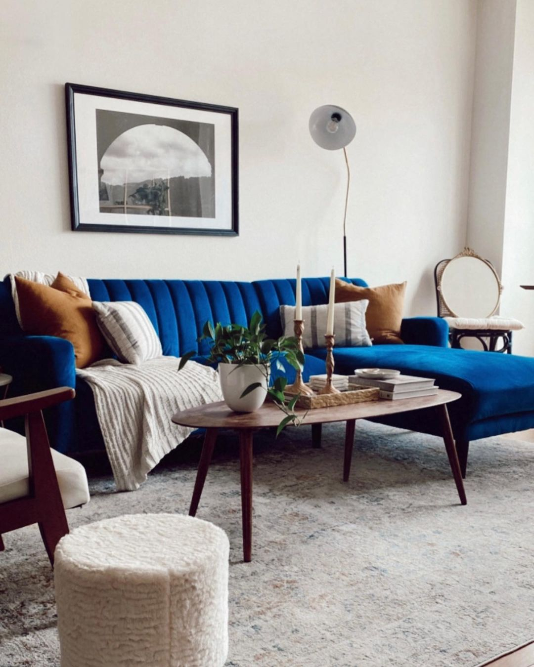 Mixing different textiles and textures