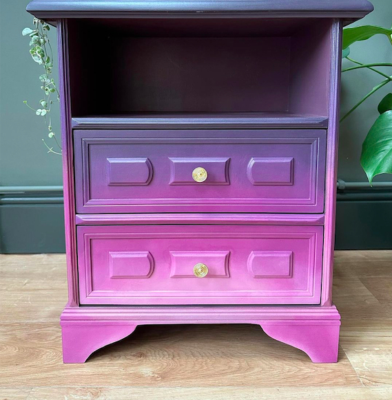 There are two tones of purple colors applied to create gradation.