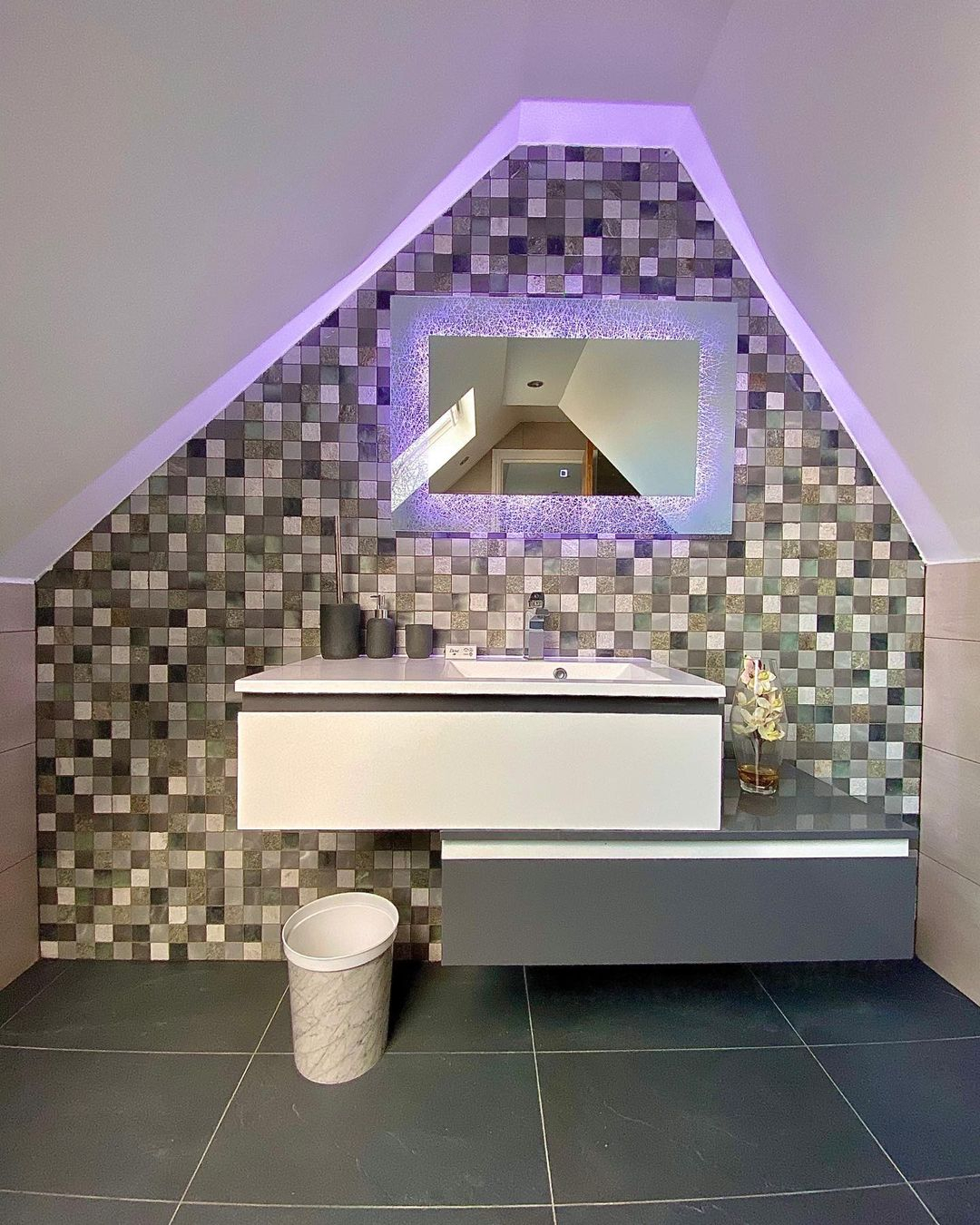 Slate tiles for bathroom floor ideas
