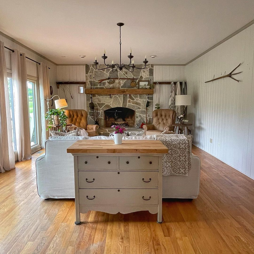 Earthy color scheme in mountain home decor
