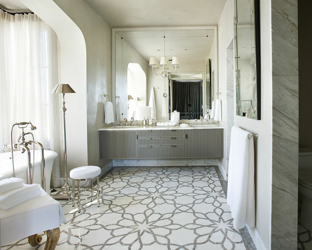 Pattern tile bathroom