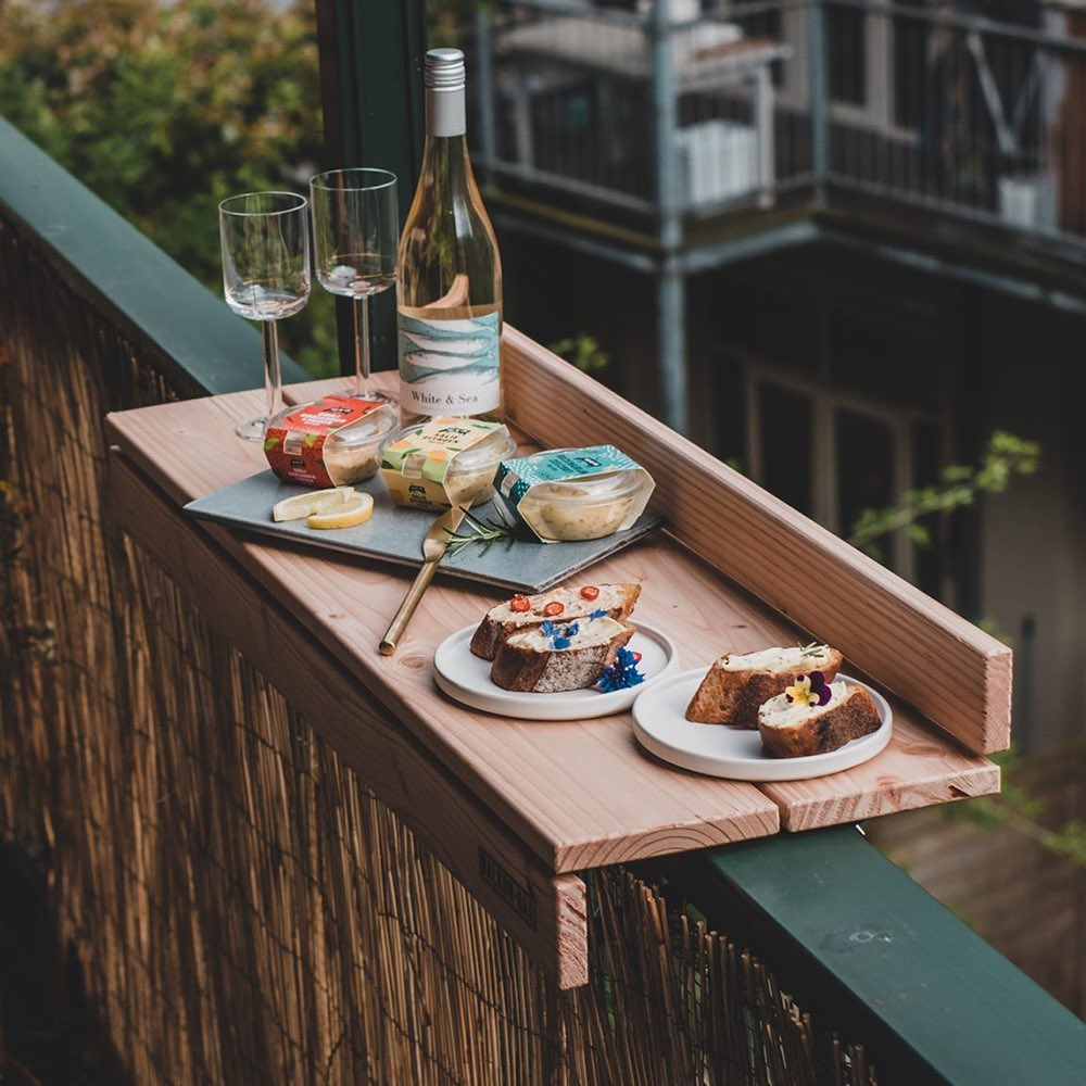 Here, the bamboo accent is added to the balcony railing. Since it is installed in a wide area it can be effective enough to give a tiki theme impression.