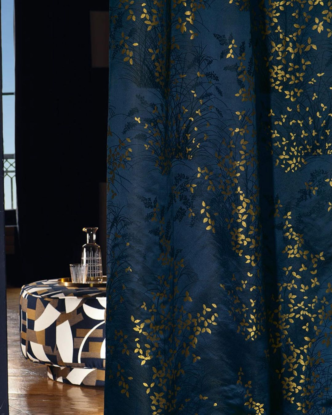 This curtain is adorable with the silk material as the base then added with the gold river plant pattern.