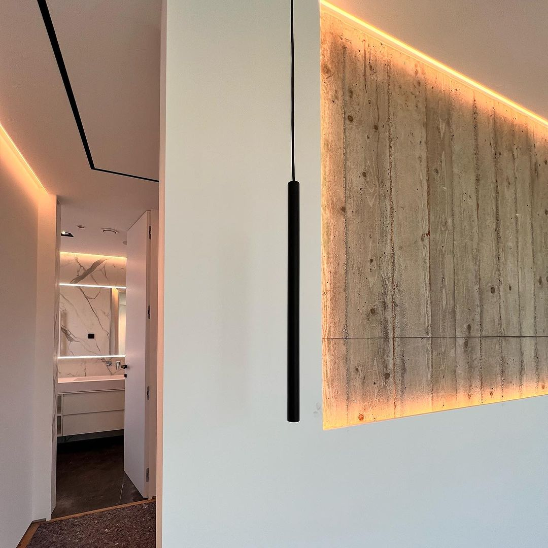 This house is installing smart lighting not only for the lighting needs but also to beautify the decoration.