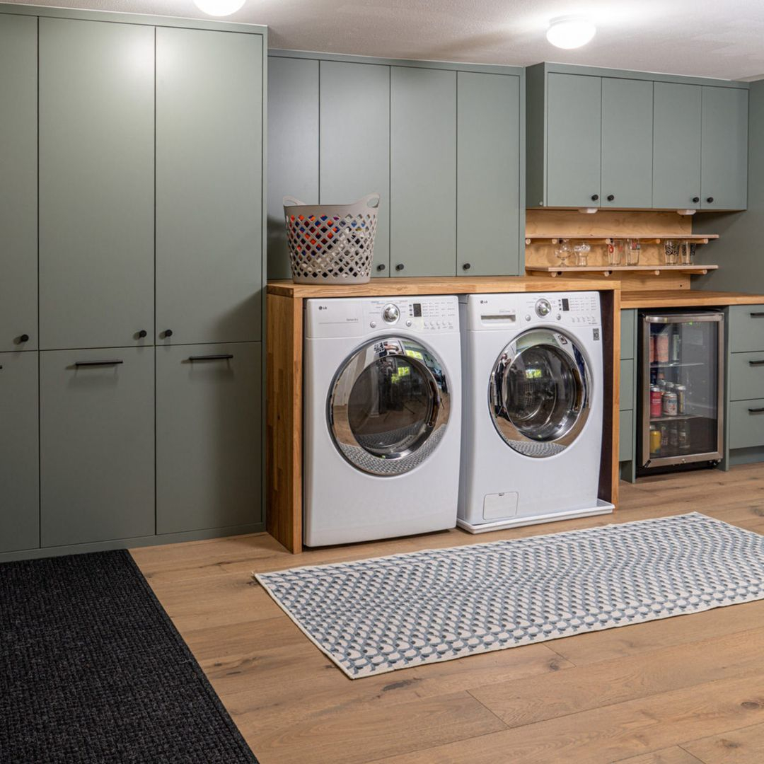 It can be such a great blend to have the closet with the laundry room at the same time.