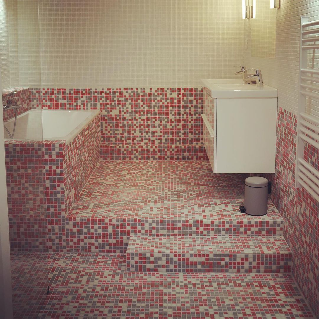Mosaic bathroom tiles