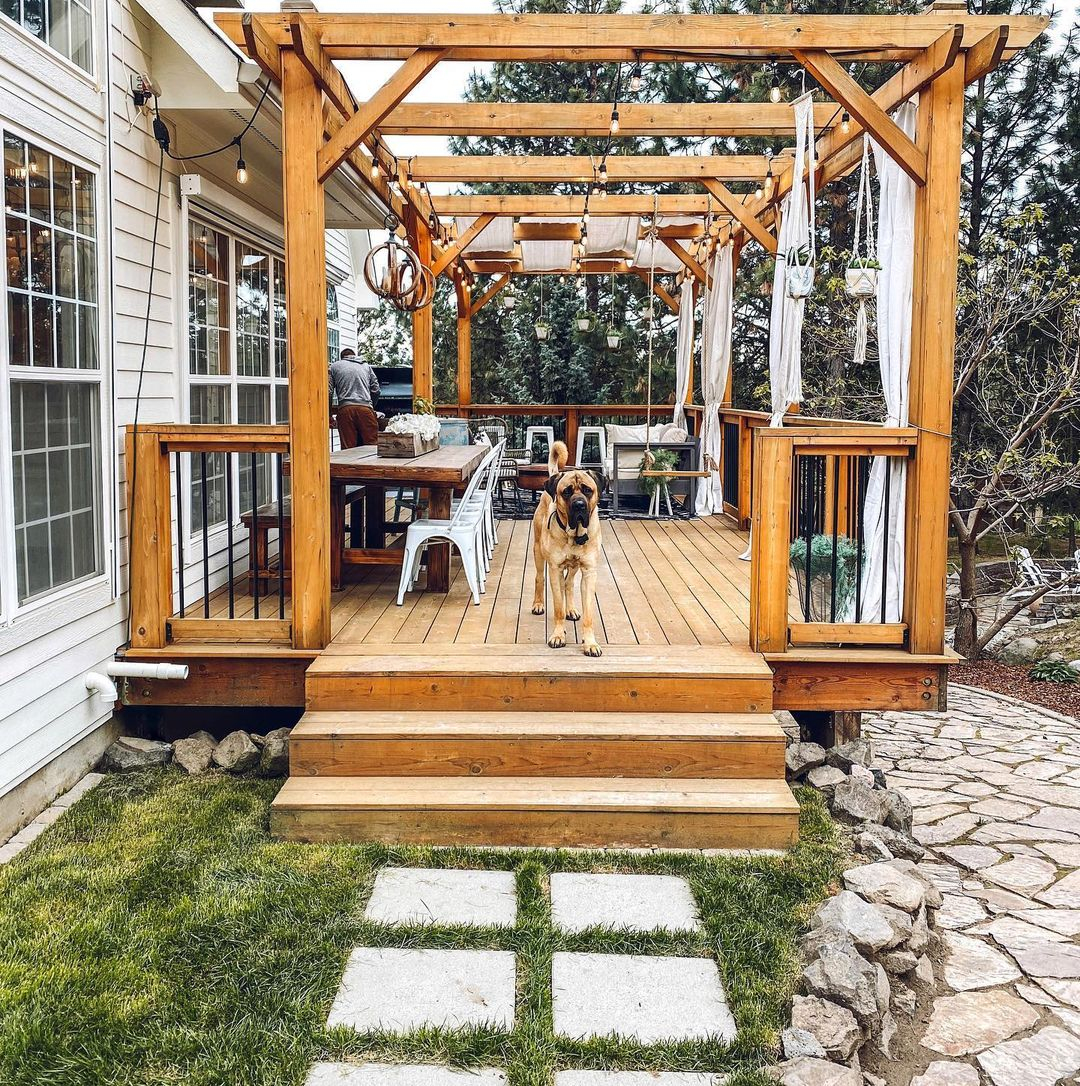 This one is an example of the deck area with the dining space. It should be wide so that you can put a dining table there.