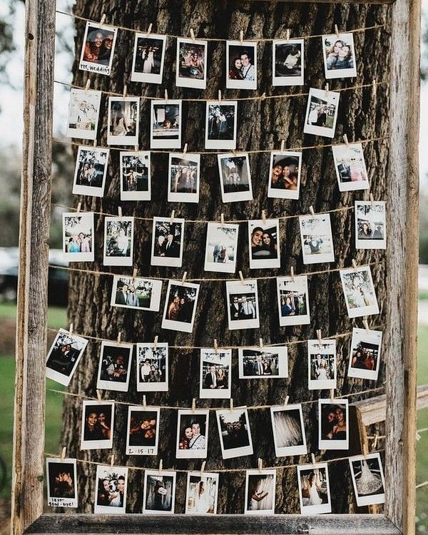 This photo display can be such an effective way to add a personal touch to the wedding decoration.