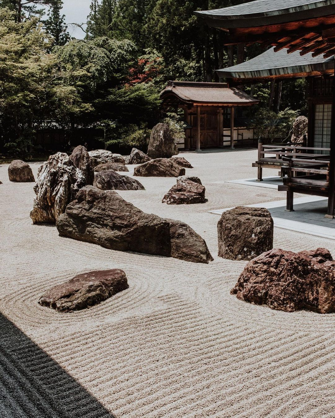 The shape of the rock won't need to be ordered and sleek. It can be random, rough, and unfinished.